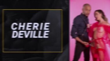 Негр выебал Cherie Deville и кончил на ее лицо