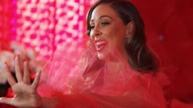 Негр выебал Cherie Deville и кончил на ее лицо