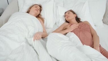 Brazzers - Молодому тренеру перепал ЖМЖ с сестрами