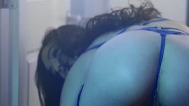 Негр довел стройную Emily Willis до сквирта