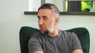 Шатенка изменяет мужу с его приятелем с большим елдаком