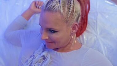 Татуированный самец долбит анал Phoenix Marie