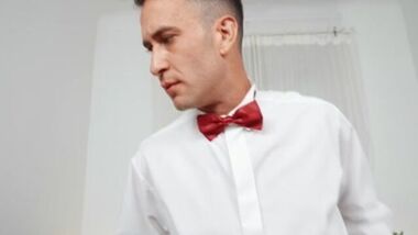 Женишок выебал миниатюрную и похотливую швею перед самой свадьбой