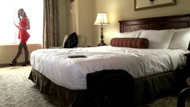 Три молодые студентки в первые попробовали лесбийский секс