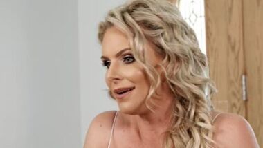 Brazzers - Парень занимается сексом с замужней блондинкой