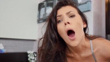 Brazzers - Милфа полна неисполненных анальных фантазий