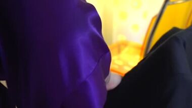 Вор в маске жестко трахает сексуальную жену перед мужем