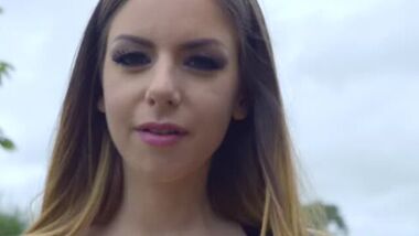 Мужик жестко долбит попку Stella Cox