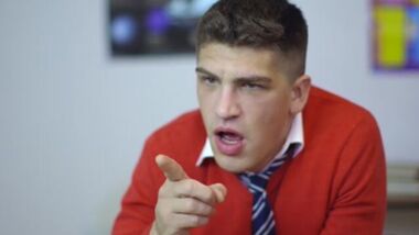 Анальный секс студентов закончился кремпаем в задницу