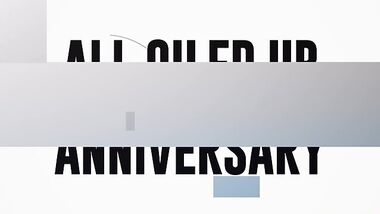 Жопастая брюнетка скачет на толстом хере лысого массажиста