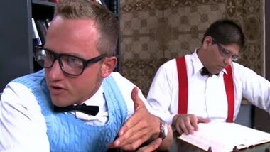 Студенту перепал секс со зрелой училкой в библиотеке