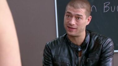 Горячий секс студентов на столе в колледже