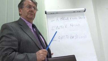 Школьница отсасывает толстый хер на уроки анатомии