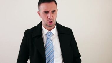 Keiran Lee засадил большой белый хер цыпочке в короткой юбке