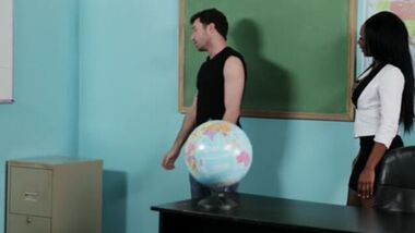 Межрасовый анальный секс в качестве поощрения за учебу
