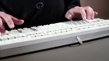 Сотрудница банка трахается с вором после ограбления