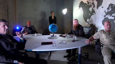 Johnny Sins катает на болте сексуальную красотку