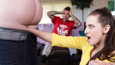 Brazzers - Horny Cosplay Cutie Fists Gorgeous Ginger Goddess