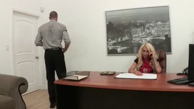 Трахни мою стервозную начальницу!