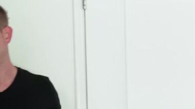 Ее парень - матерый ублюдок