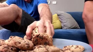 Уважай мои сиськи