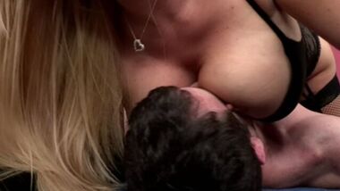 Уважай мои сиськи