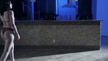 Мокрый и полностью удовлетворенный