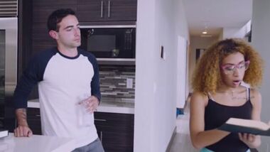 Brazzers - Будьте больше похожи на свою сводную сестру
