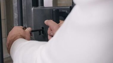 Brazzers - Wanted Fucked Or Alive: Часть 2
