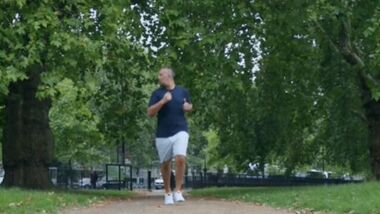 Передайте привет ее маленькому другу