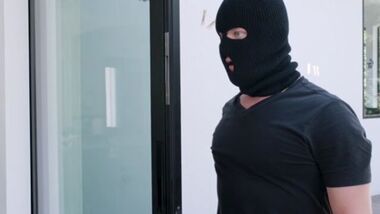 Разбойник в маминых трусиках